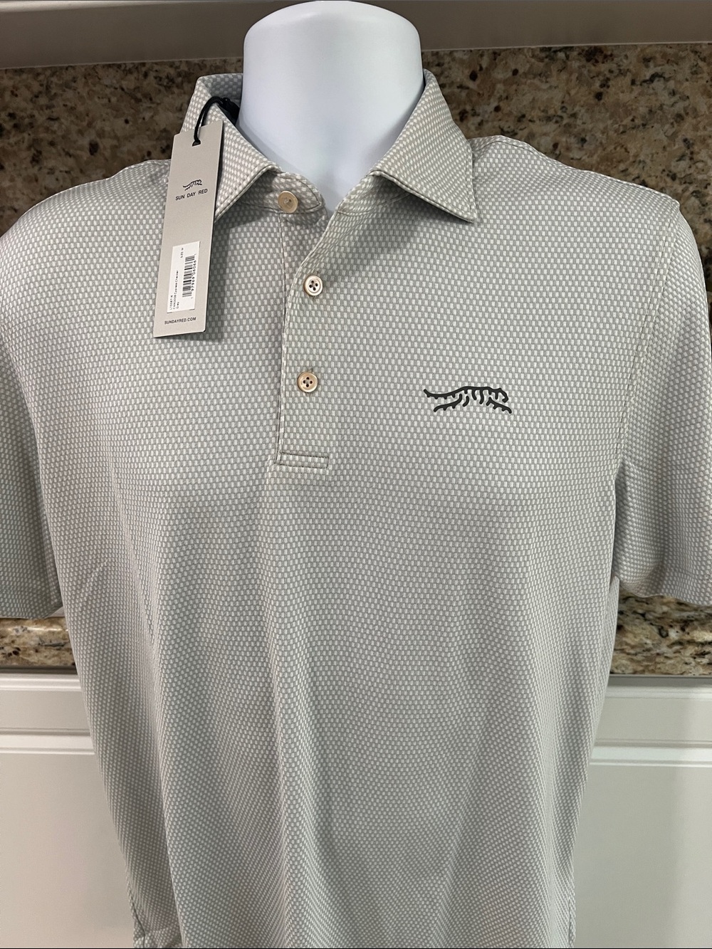 Sun Day Red Tiger Woods Grey/White Golf ⛳️ Polo Sz M NWT